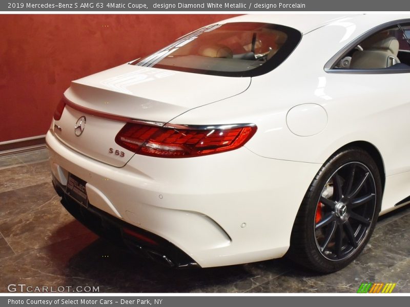 designo Diamond White Metallic / designo Porcelain 2019 Mercedes-Benz S AMG 63 4Matic Coupe