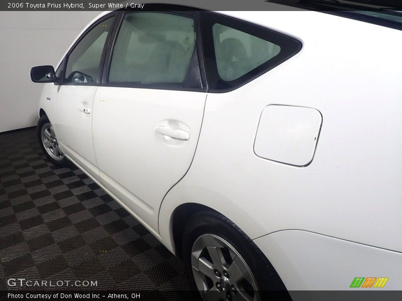 Super White / Gray 2006 Toyota Prius Hybrid