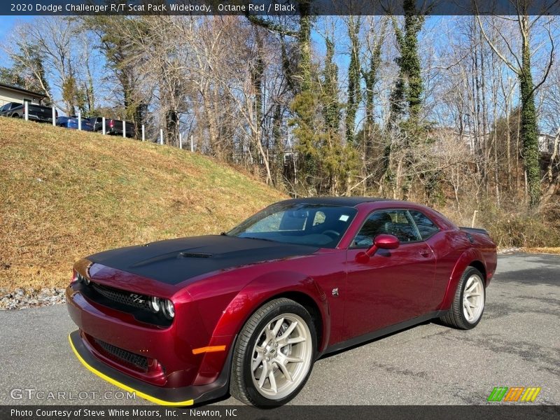 Front 3/4 View of 2020 Challenger R/T Scat Pack Widebody