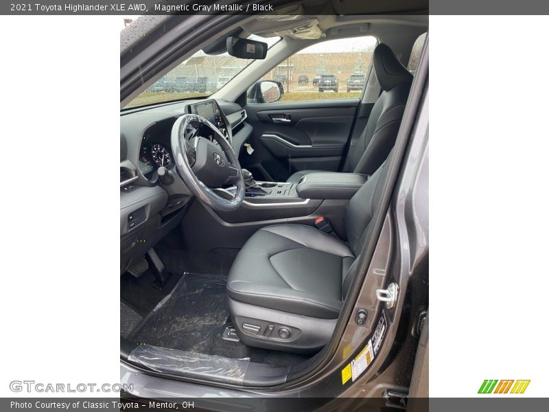 Magnetic Gray Metallic / Black 2021 Toyota Highlander XLE AWD