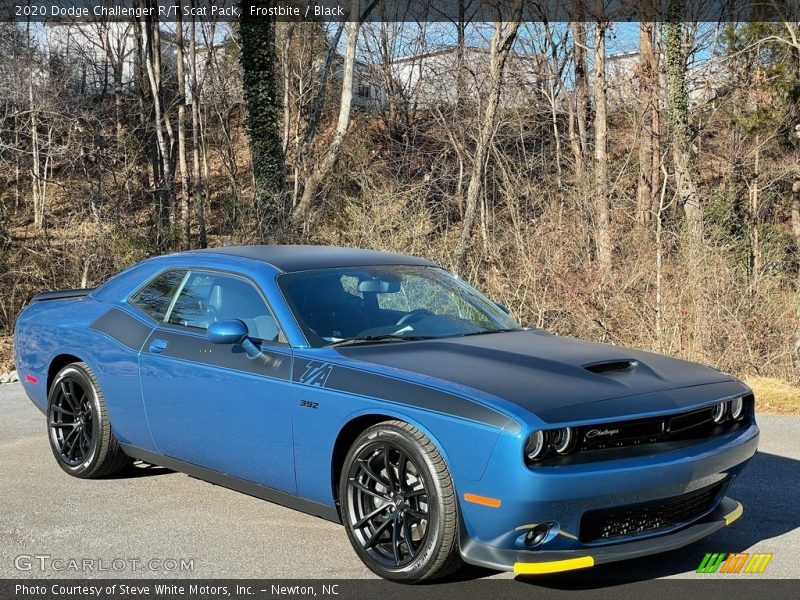 Front 3/4 View of 2020 Challenger R/T Scat Pack