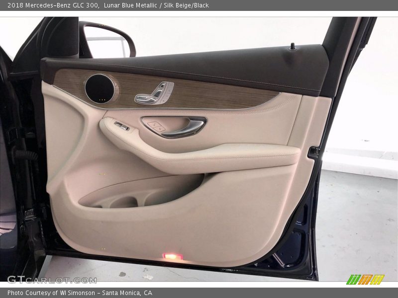 Lunar Blue Metallic / Silk Beige/Black 2018 Mercedes-Benz GLC 300