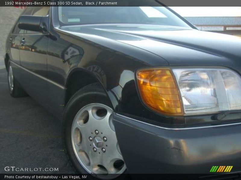 Black / Parchment 1992 Mercedes-Benz S Class 300 SD Sedan