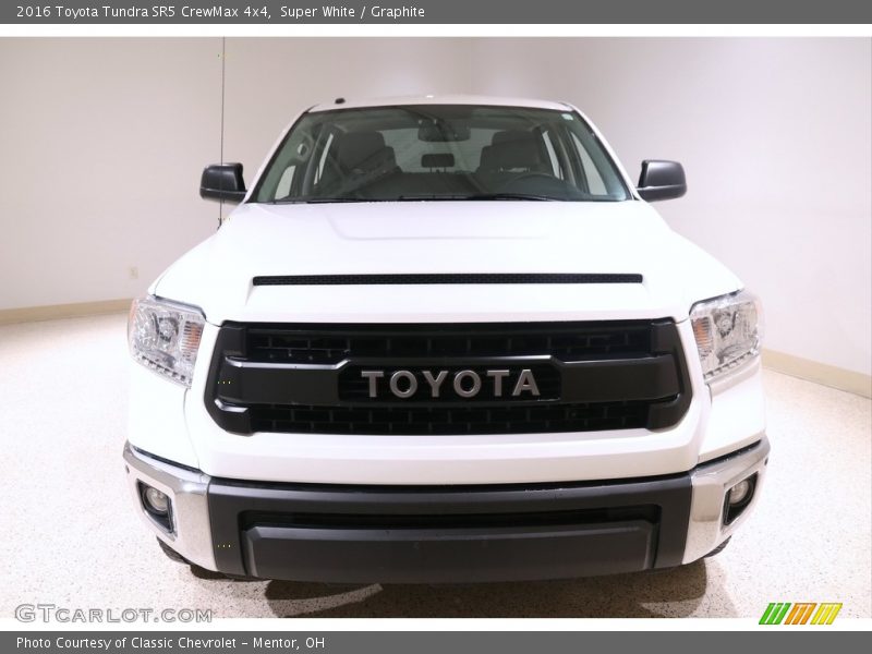 Super White / Graphite 2016 Toyota Tundra SR5 CrewMax 4x4