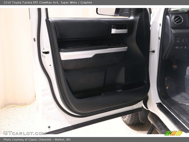 Super White / Graphite 2016 Toyota Tundra SR5 CrewMax 4x4