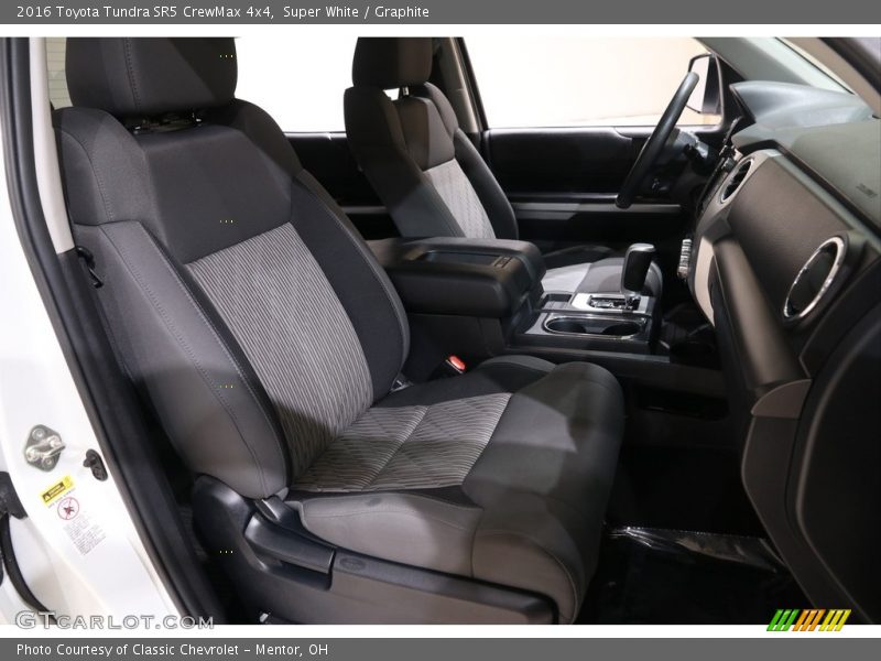 Super White / Graphite 2016 Toyota Tundra SR5 CrewMax 4x4