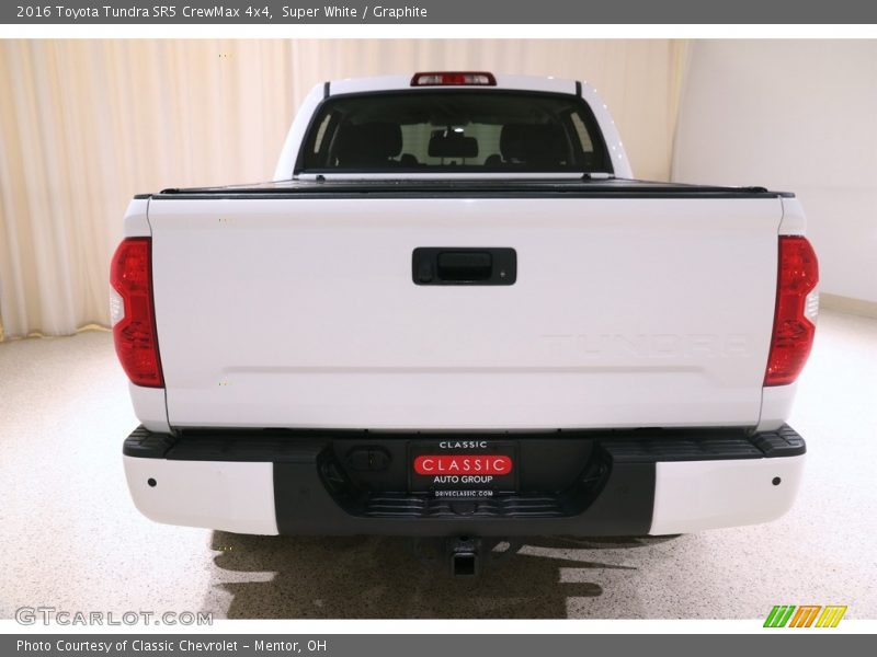 Super White / Graphite 2016 Toyota Tundra SR5 CrewMax 4x4