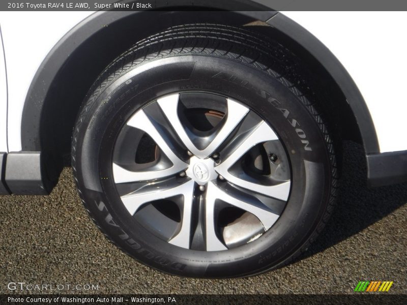 Super White / Black 2016 Toyota RAV4 LE AWD
