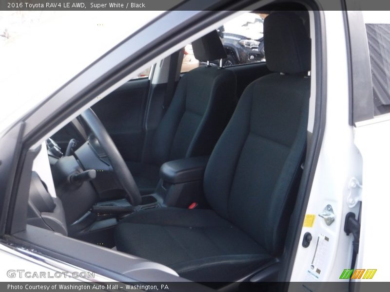Super White / Black 2016 Toyota RAV4 LE AWD