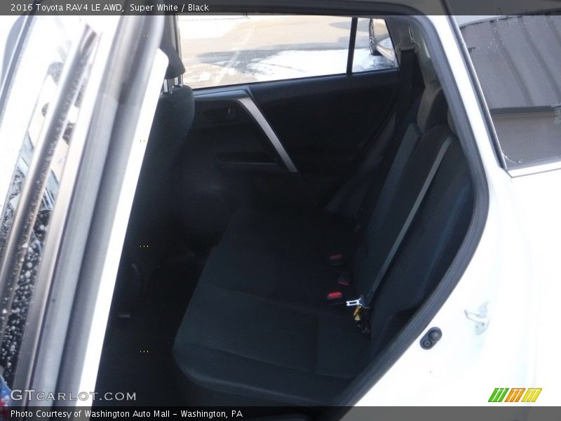 Super White / Black 2016 Toyota RAV4 LE AWD