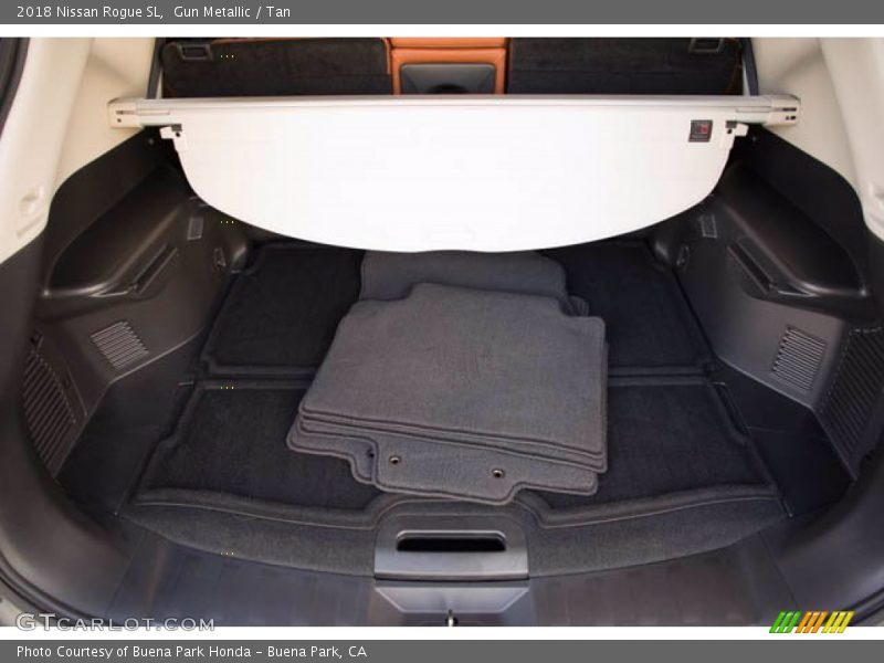Gun Metallic / Tan 2018 Nissan Rogue SL