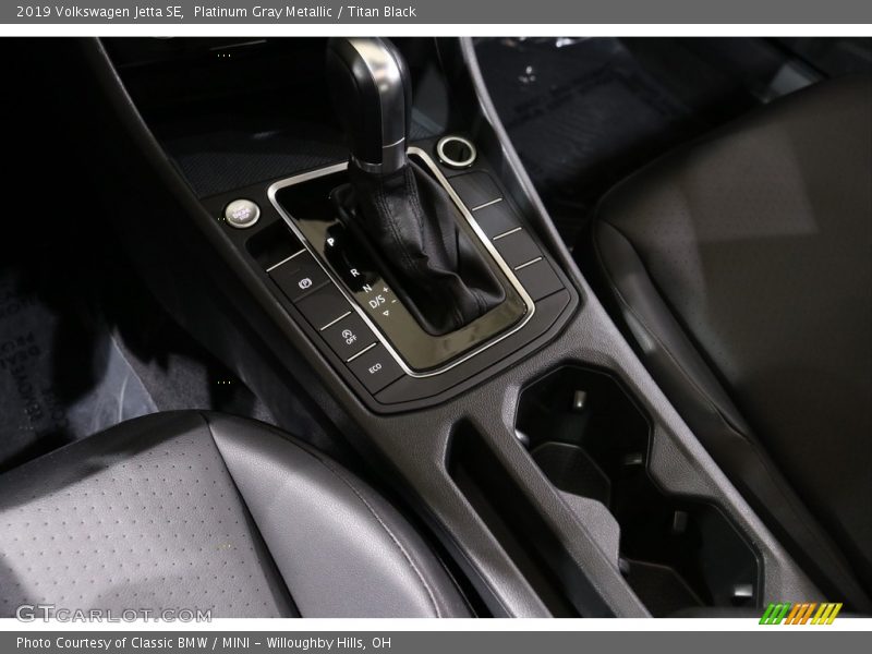 Platinum Gray Metallic / Titan Black 2019 Volkswagen Jetta SE