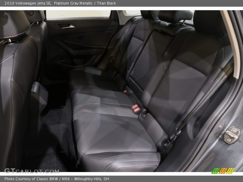 Platinum Gray Metallic / Titan Black 2019 Volkswagen Jetta SE