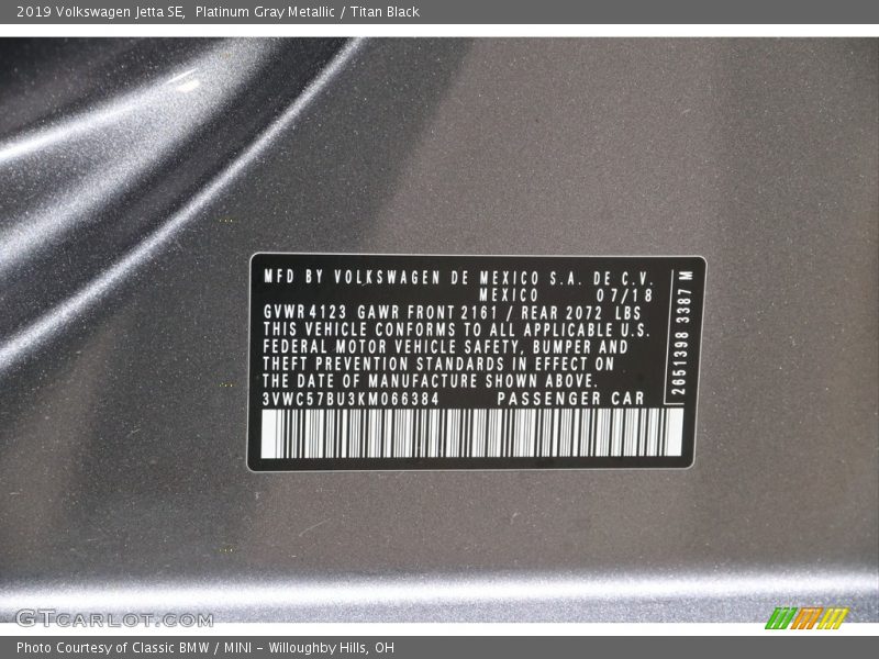 Platinum Gray Metallic / Titan Black 2019 Volkswagen Jetta SE