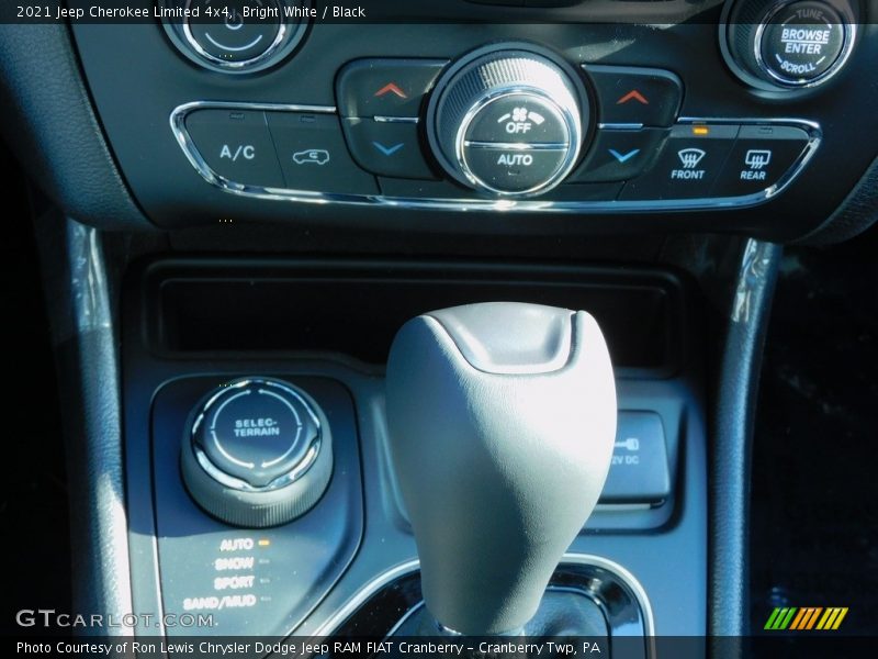 Bright White / Black 2021 Jeep Cherokee Limited 4x4