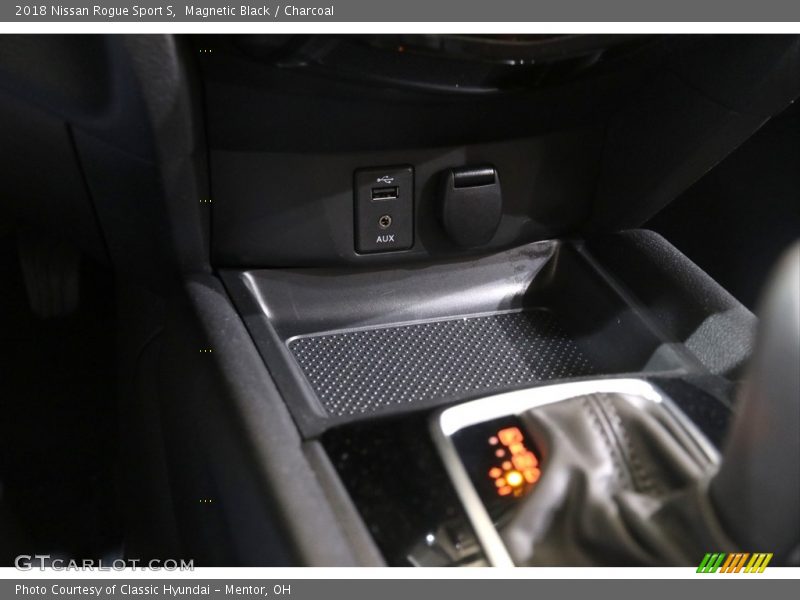 Magnetic Black / Charcoal 2018 Nissan Rogue Sport S