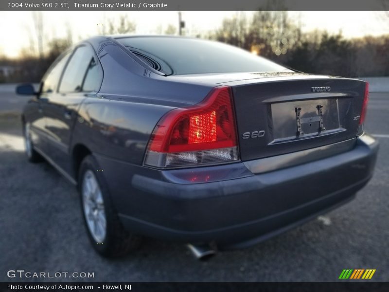 Titanium Gray Metallic / Graphite 2004 Volvo S60 2.5T
