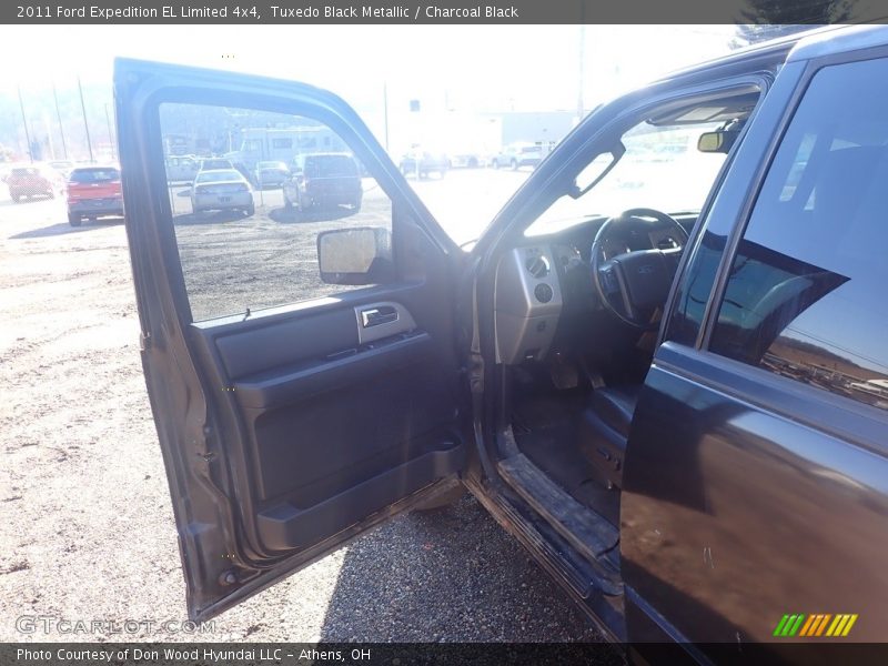 Tuxedo Black Metallic / Charcoal Black 2011 Ford Expedition EL Limited 4x4
