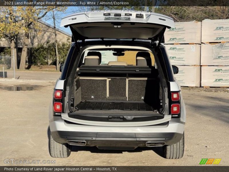Fuji White / Almond/Espresso 2021 Land Rover Range Rover Westminster