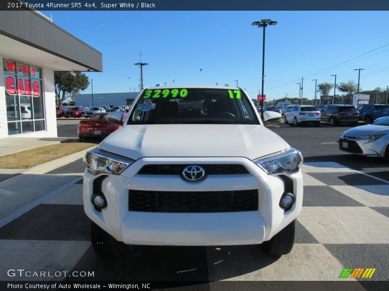 Super White / Black 2017 Toyota 4Runner SR5 4x4