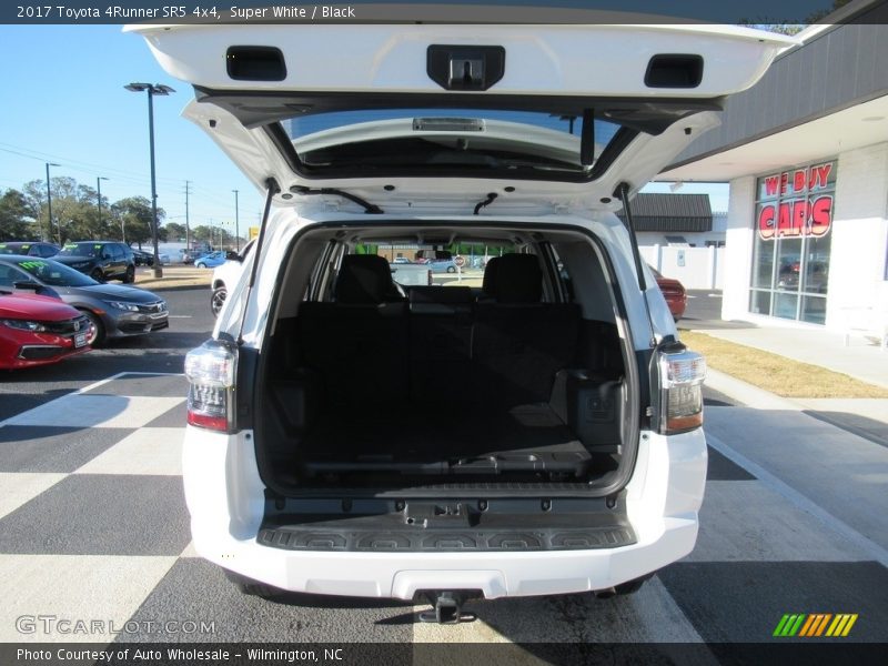 Super White / Black 2017 Toyota 4Runner SR5 4x4