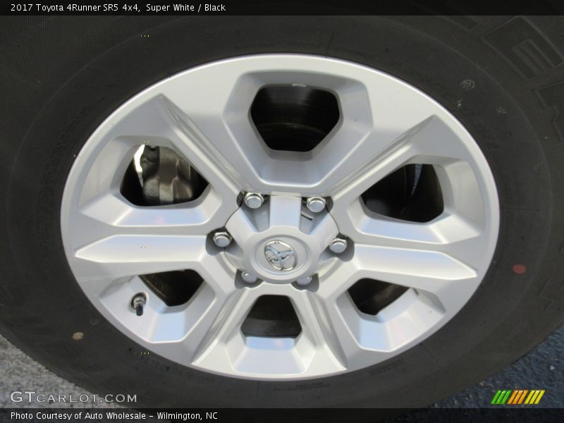 Super White / Black 2017 Toyota 4Runner SR5 4x4