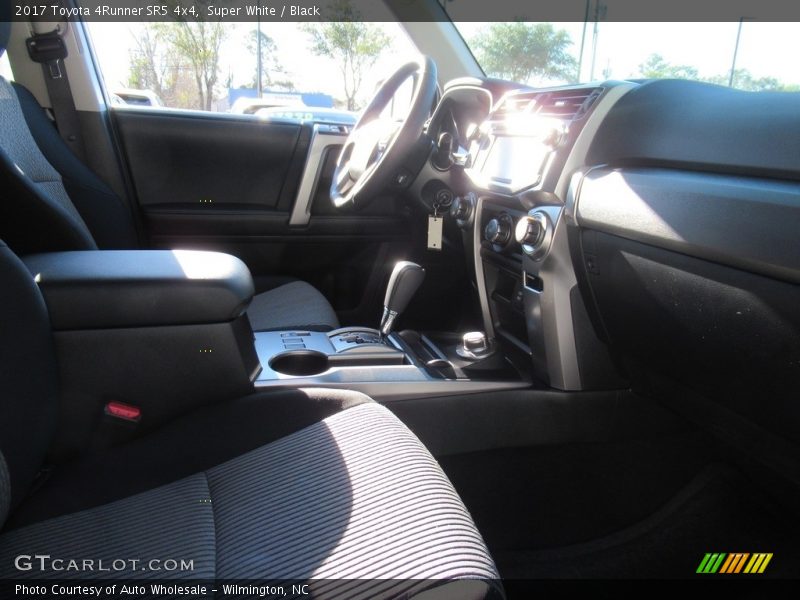 Super White / Black 2017 Toyota 4Runner SR5 4x4