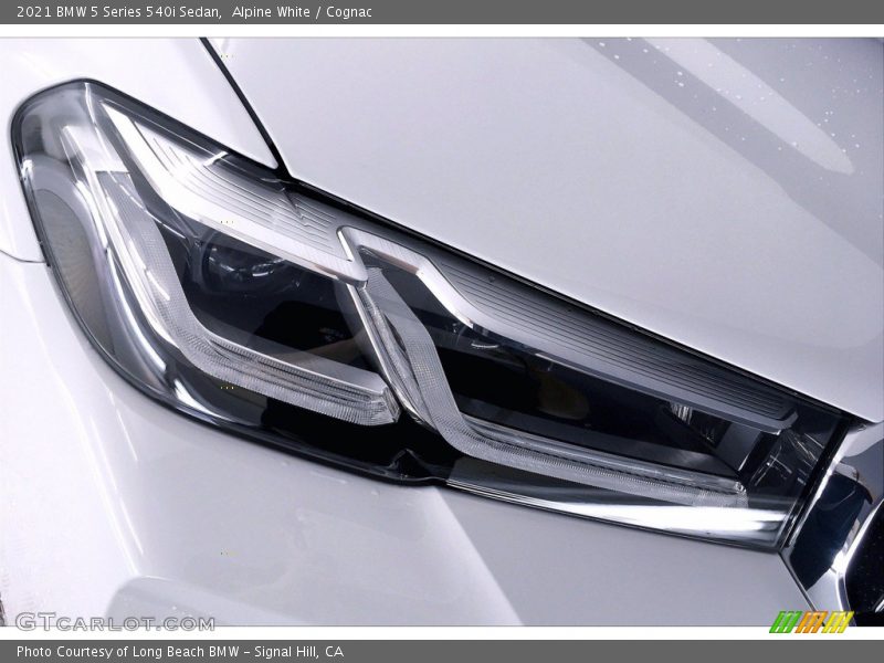 Alpine White / Cognac 2021 BMW 5 Series 540i Sedan