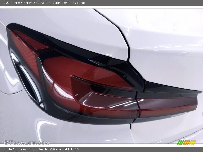 Alpine White / Cognac 2021 BMW 5 Series 540i Sedan
