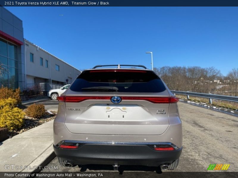Titanium Glow / Black 2021 Toyota Venza Hybrid XLE AWD
