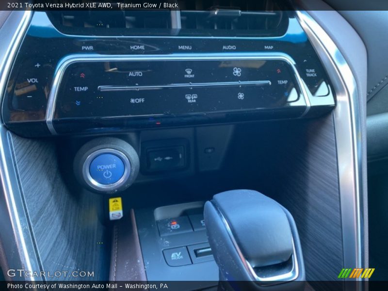 Titanium Glow / Black 2021 Toyota Venza Hybrid XLE AWD