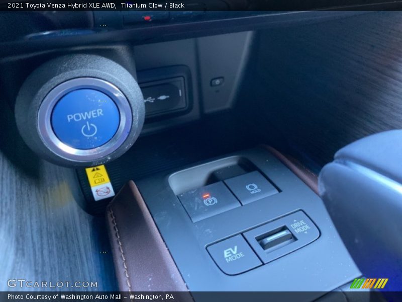 Titanium Glow / Black 2021 Toyota Venza Hybrid XLE AWD
