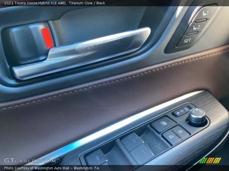 Titanium Glow / Black 2021 Toyota Venza Hybrid XLE AWD