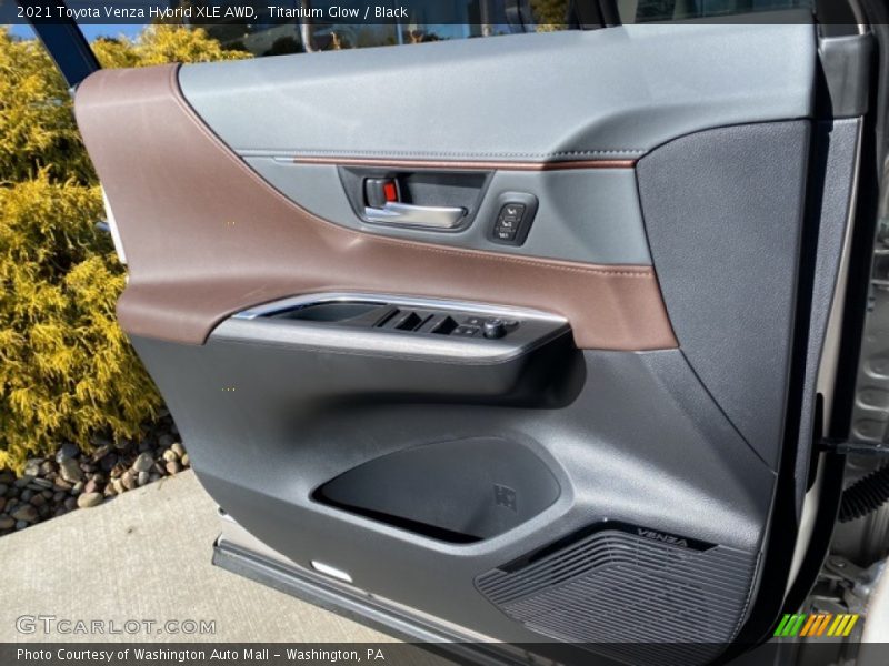 Titanium Glow / Black 2021 Toyota Venza Hybrid XLE AWD