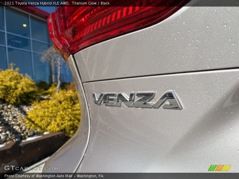 Titanium Glow / Black 2021 Toyota Venza Hybrid XLE AWD