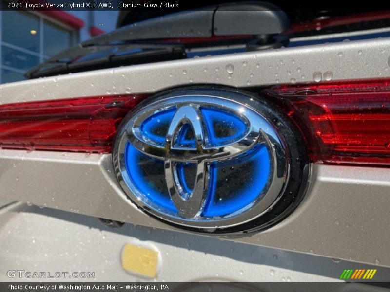 Titanium Glow / Black 2021 Toyota Venza Hybrid XLE AWD