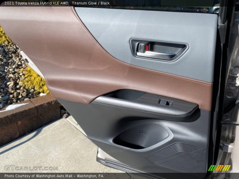 Titanium Glow / Black 2021 Toyota Venza Hybrid XLE AWD