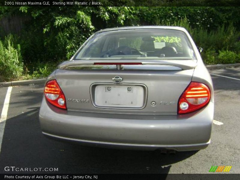 Sterling Mist Metallic / Black 2001 Nissan Maxima GLE