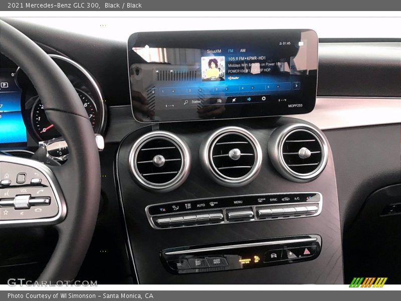 Black / Black 2021 Mercedes-Benz GLC 300