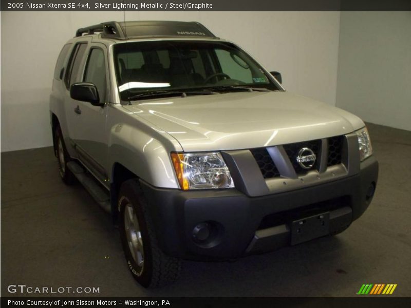 Silver Lightning Metallic / Steel/Graphite 2005 Nissan Xterra SE 4x4