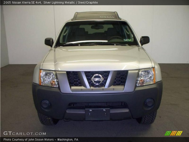 Silver Lightning Metallic / Steel/Graphite 2005 Nissan Xterra SE 4x4