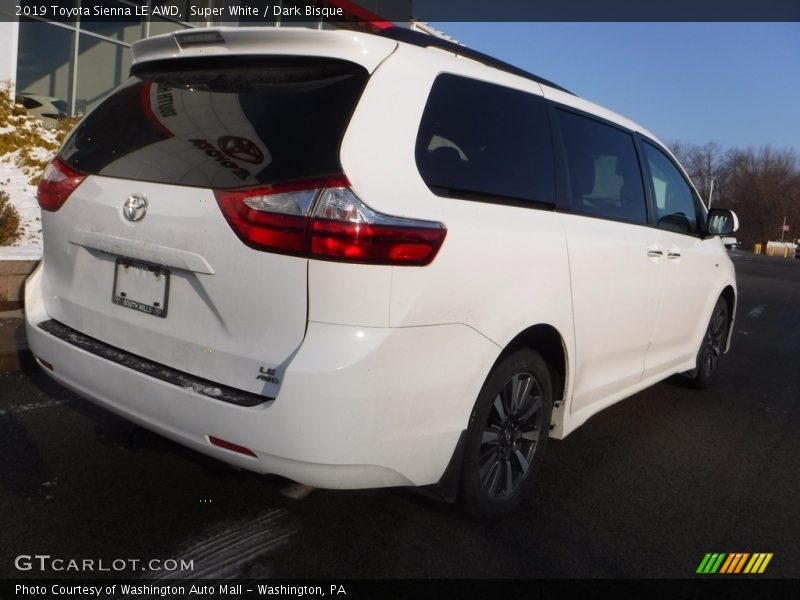 Super White / Dark Bisque 2019 Toyota Sienna LE AWD