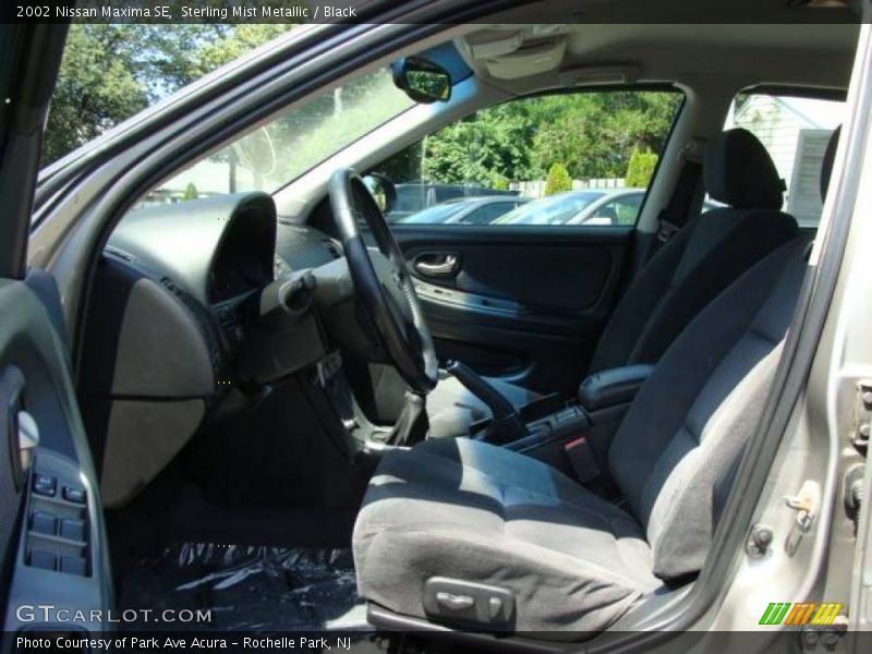 Sterling Mist Metallic / Black 2002 Nissan Maxima SE