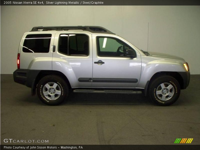 Silver Lightning Metallic / Steel/Graphite 2005 Nissan Xterra SE 4x4