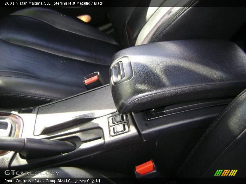 Sterling Mist Metallic / Black 2001 Nissan Maxima GLE