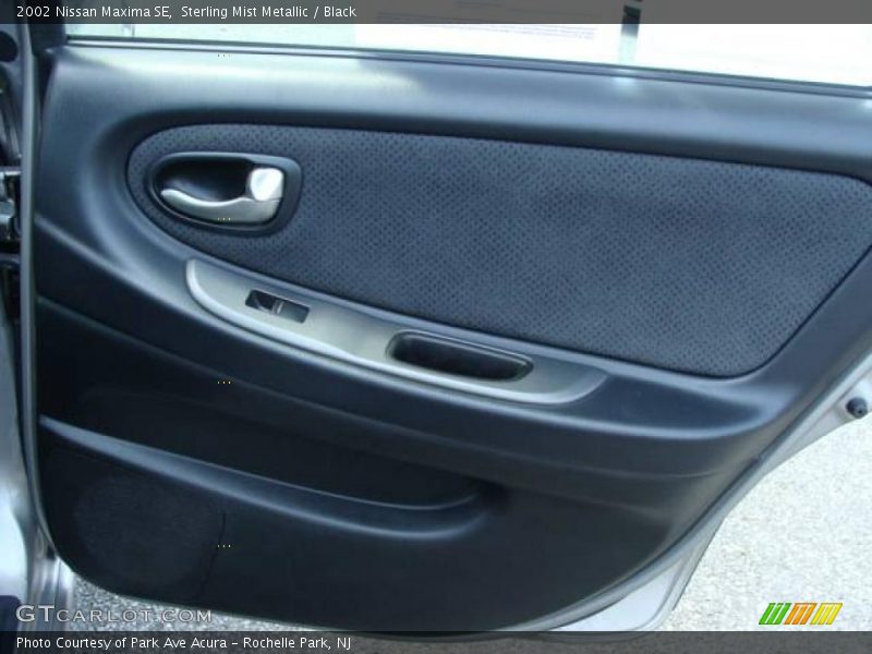 Sterling Mist Metallic / Black 2002 Nissan Maxima SE