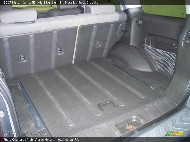Silver Lightning Metallic / Steel/Graphite 2005 Nissan Xterra SE 4x4