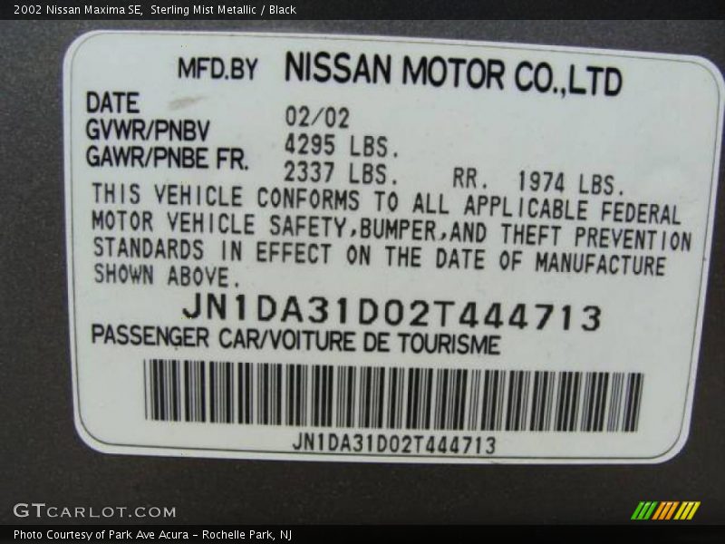 Sterling Mist Metallic / Black 2002 Nissan Maxima SE