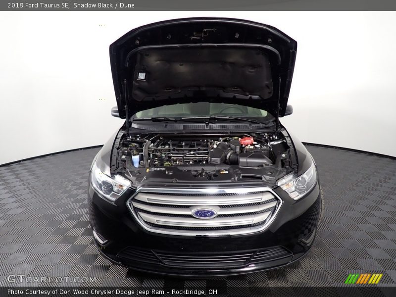 Shadow Black / Dune 2018 Ford Taurus SE