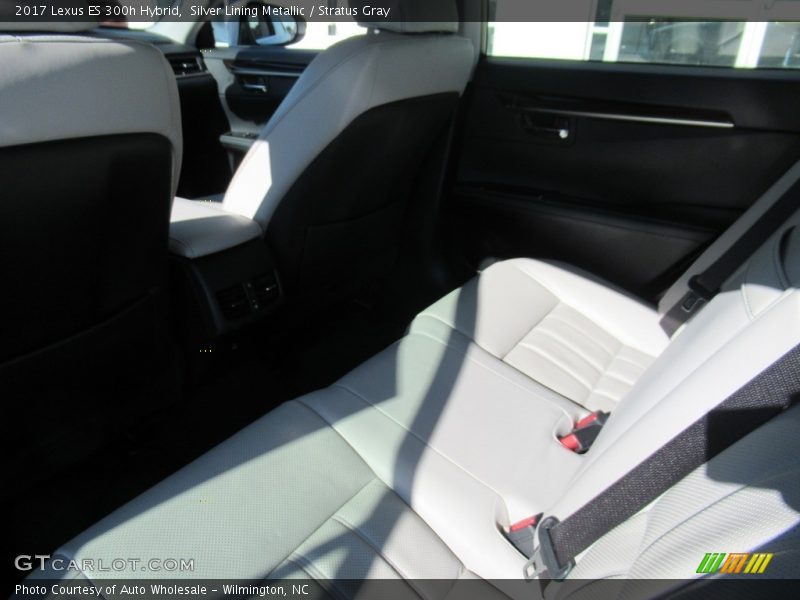 Silver Lining Metallic / Stratus Gray 2017 Lexus ES 300h Hybrid
